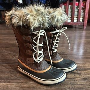 Sorel Brown and Tan Winter Boots